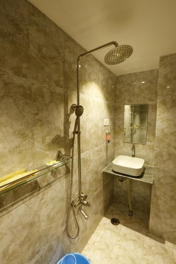 Nitheesh Residency Hotel Канчипурам Екстериор снимка