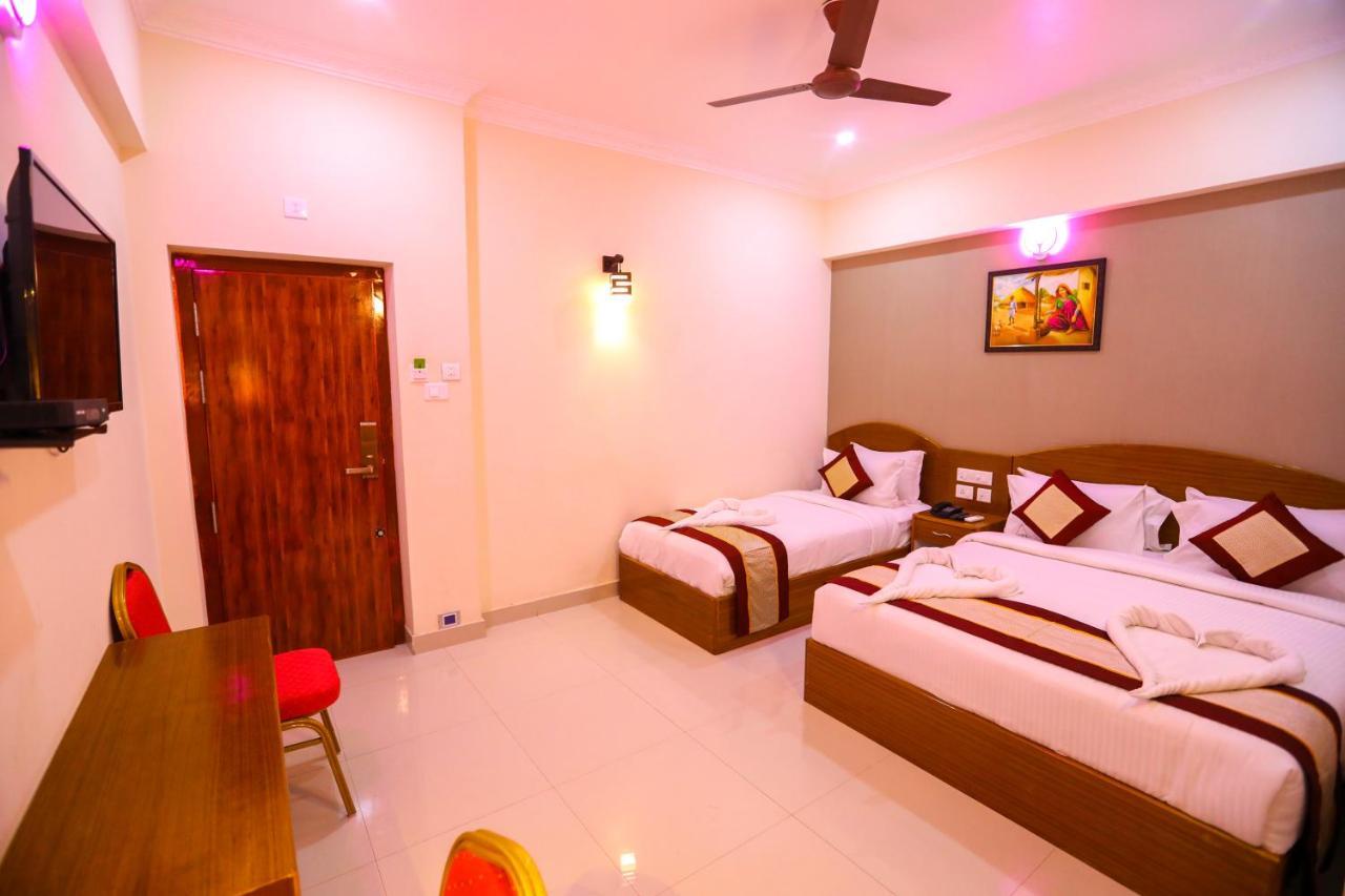 Nitheesh Residency Hotel Канчипурам Екстериор снимка