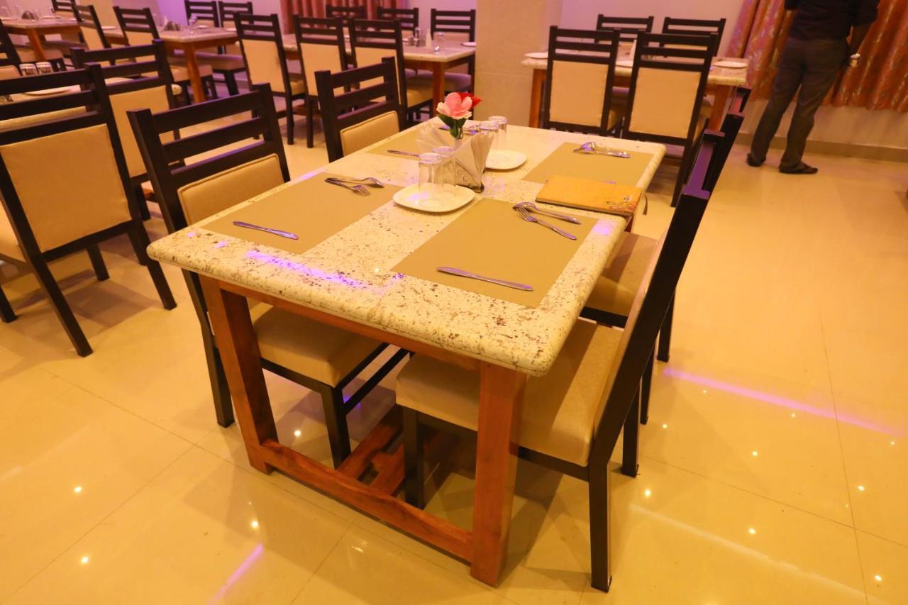 Nitheesh Residency Hotel Канчипурам Екстериор снимка
