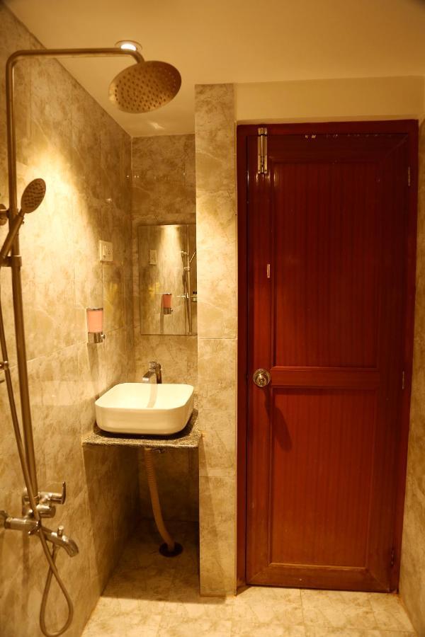 Nitheesh Residency Hotel Канчипурам Екстериор снимка