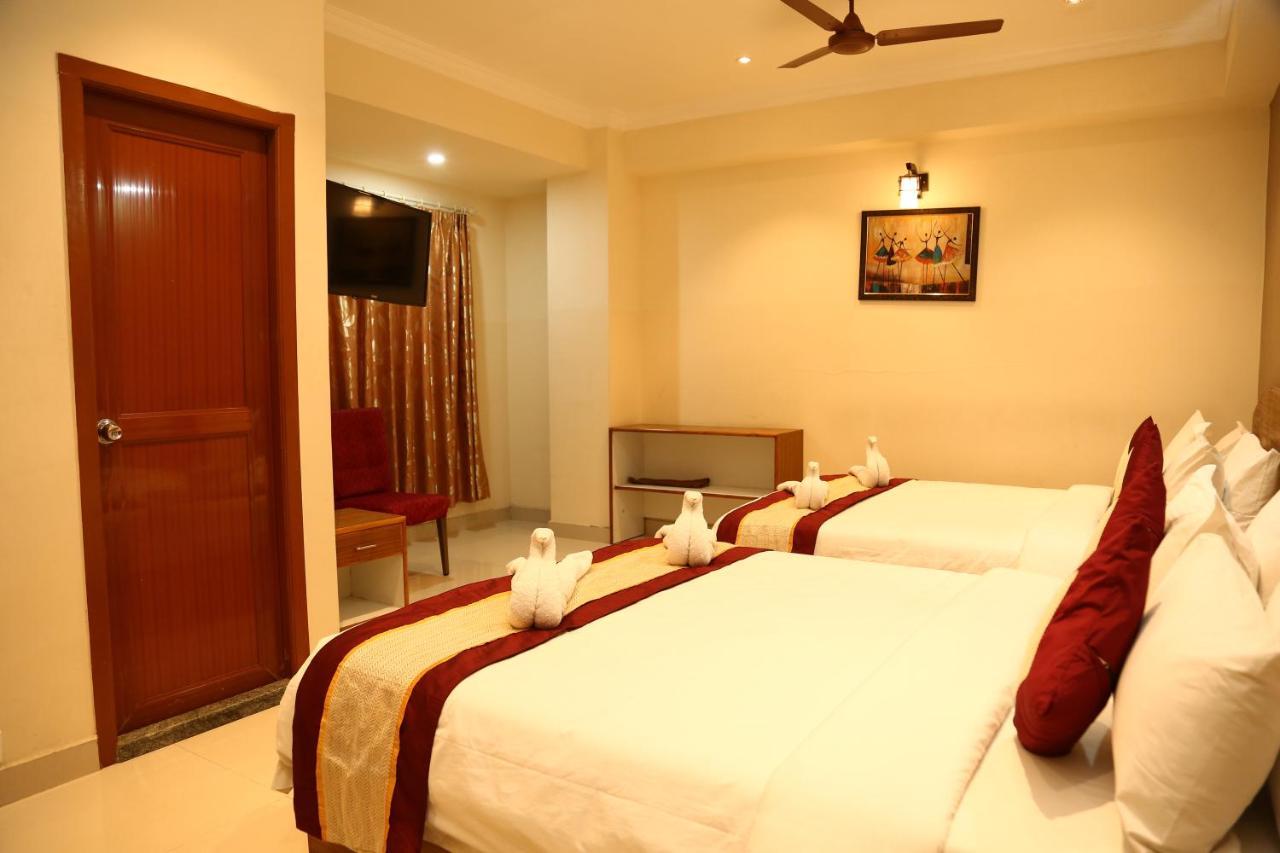 Nitheesh Residency Hotel Канчипурам Екстериор снимка