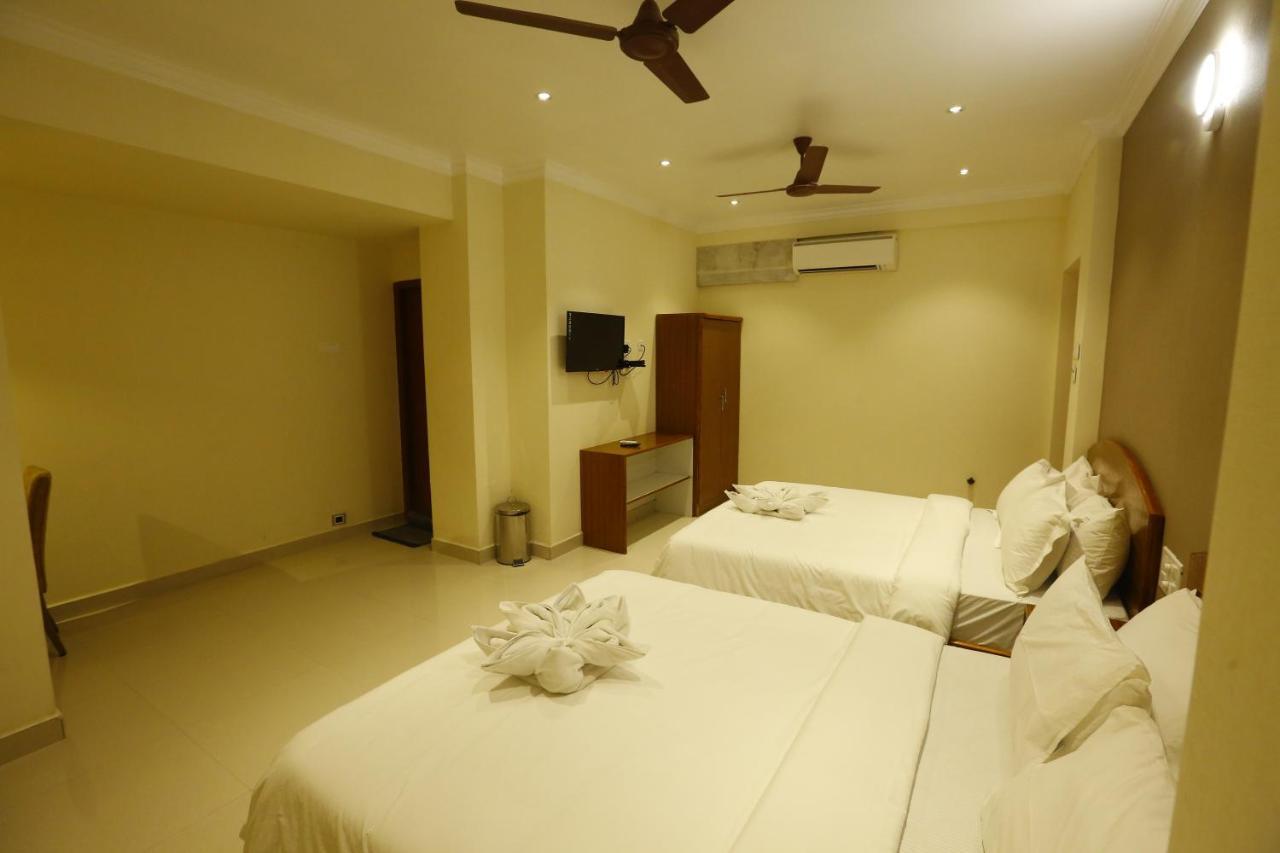 Nitheesh Residency Hotel Канчипурам Екстериор снимка
