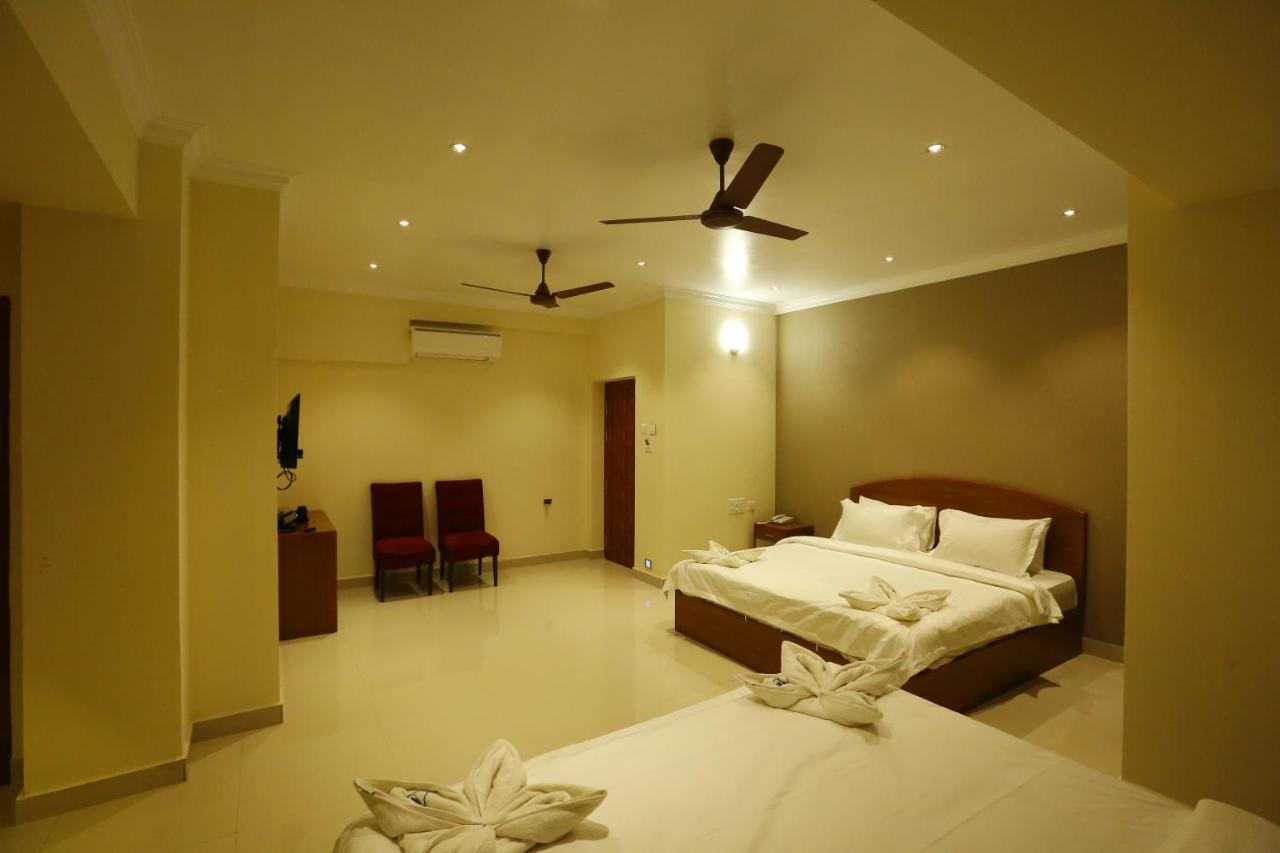 Nitheesh Residency Hotel Канчипурам Екстериор снимка
