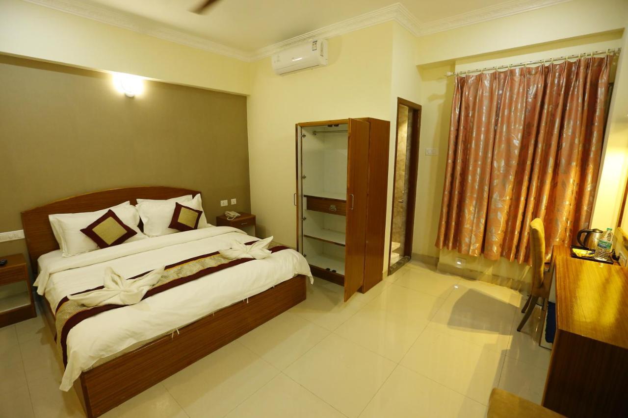Nitheesh Residency Hotel Канчипурам Екстериор снимка