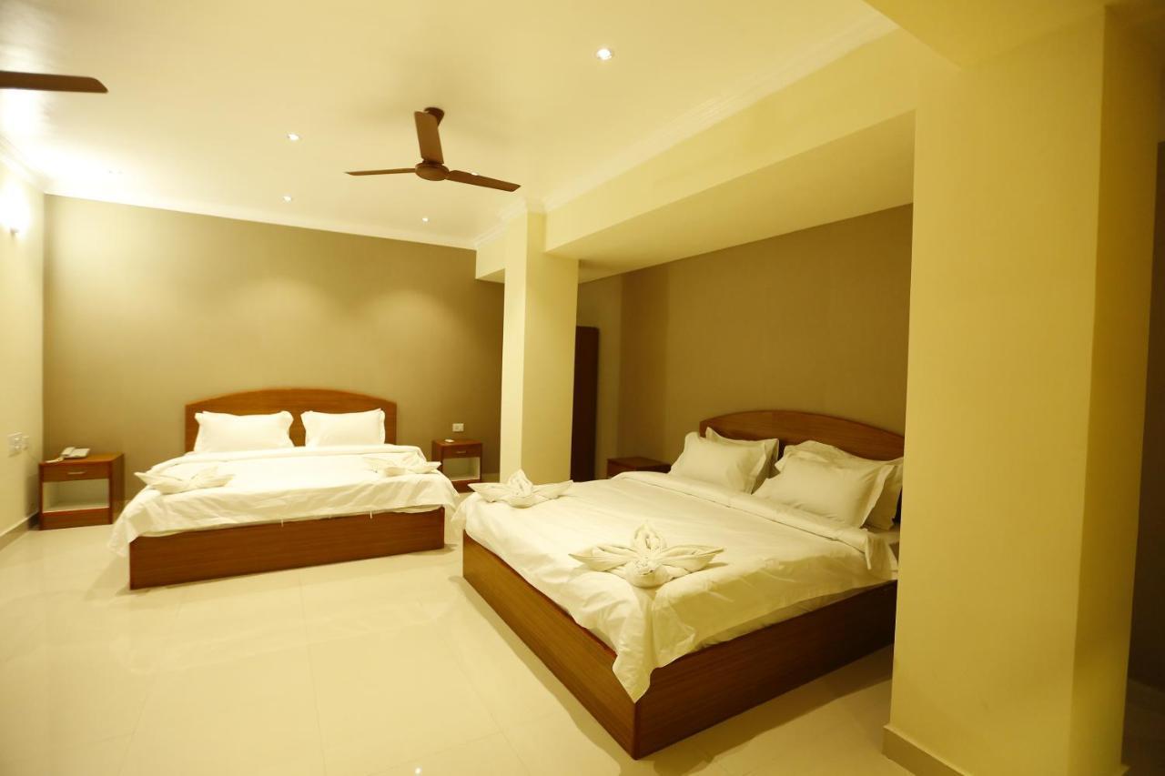Nitheesh Residency Hotel Канчипурам Екстериор снимка