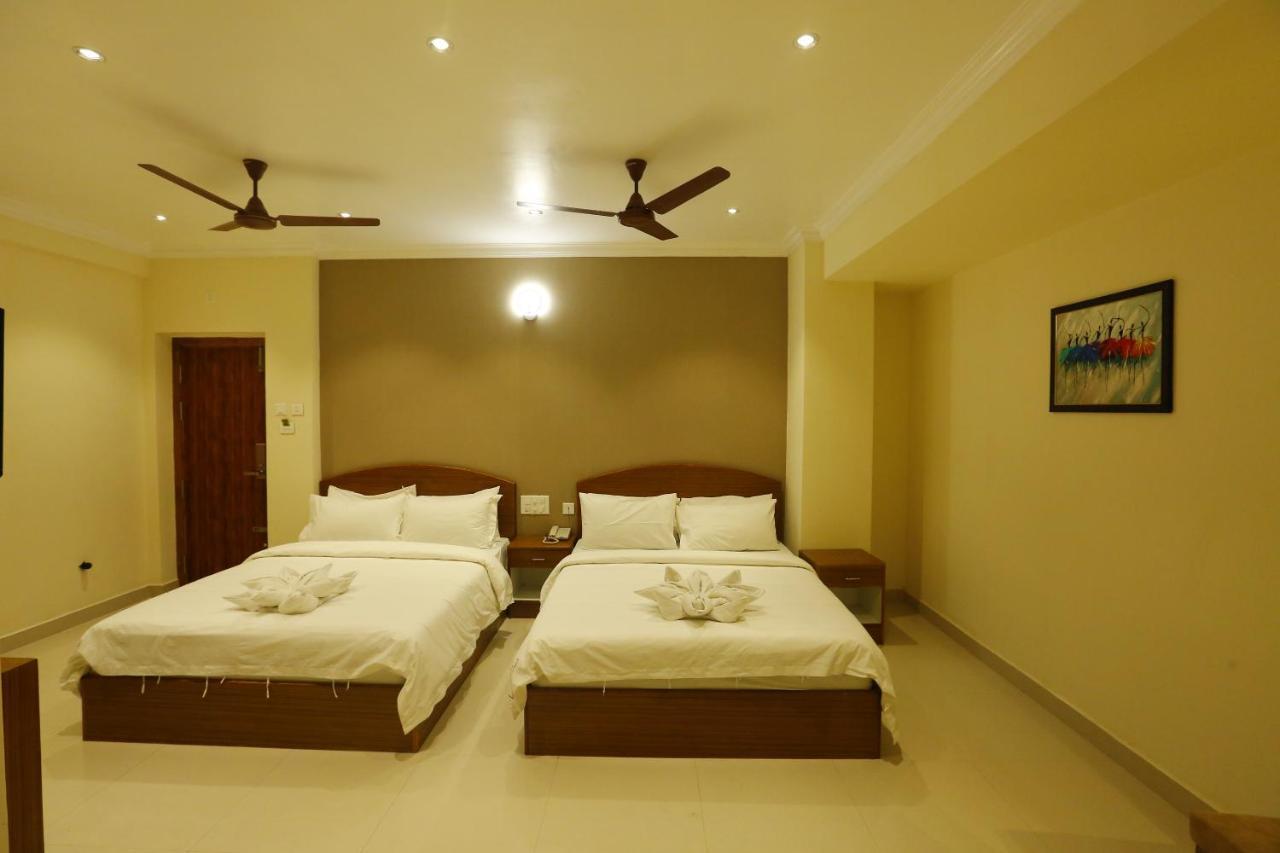 Nitheesh Residency Hotel Канчипурам Екстериор снимка