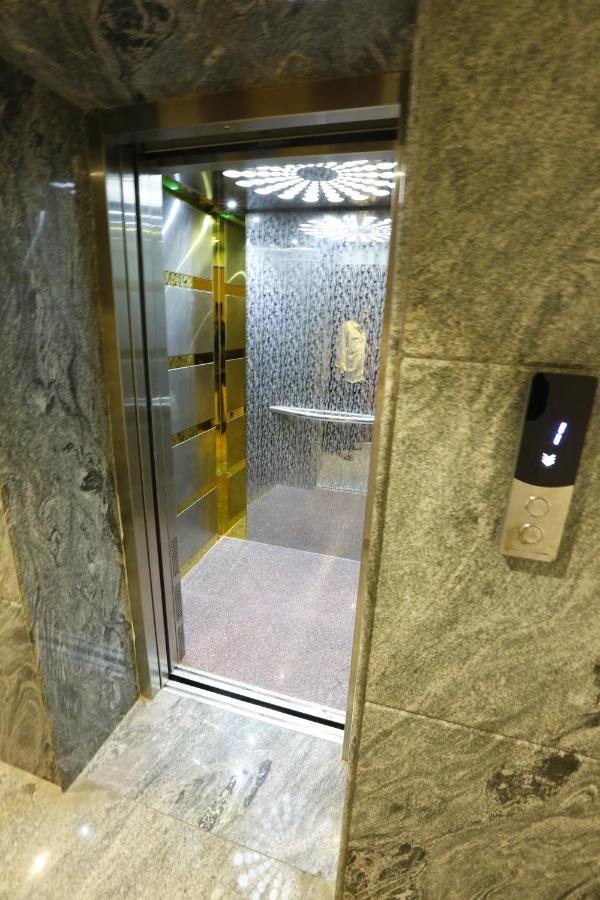 Nitheesh Residency Hotel Канчипурам Екстериор снимка